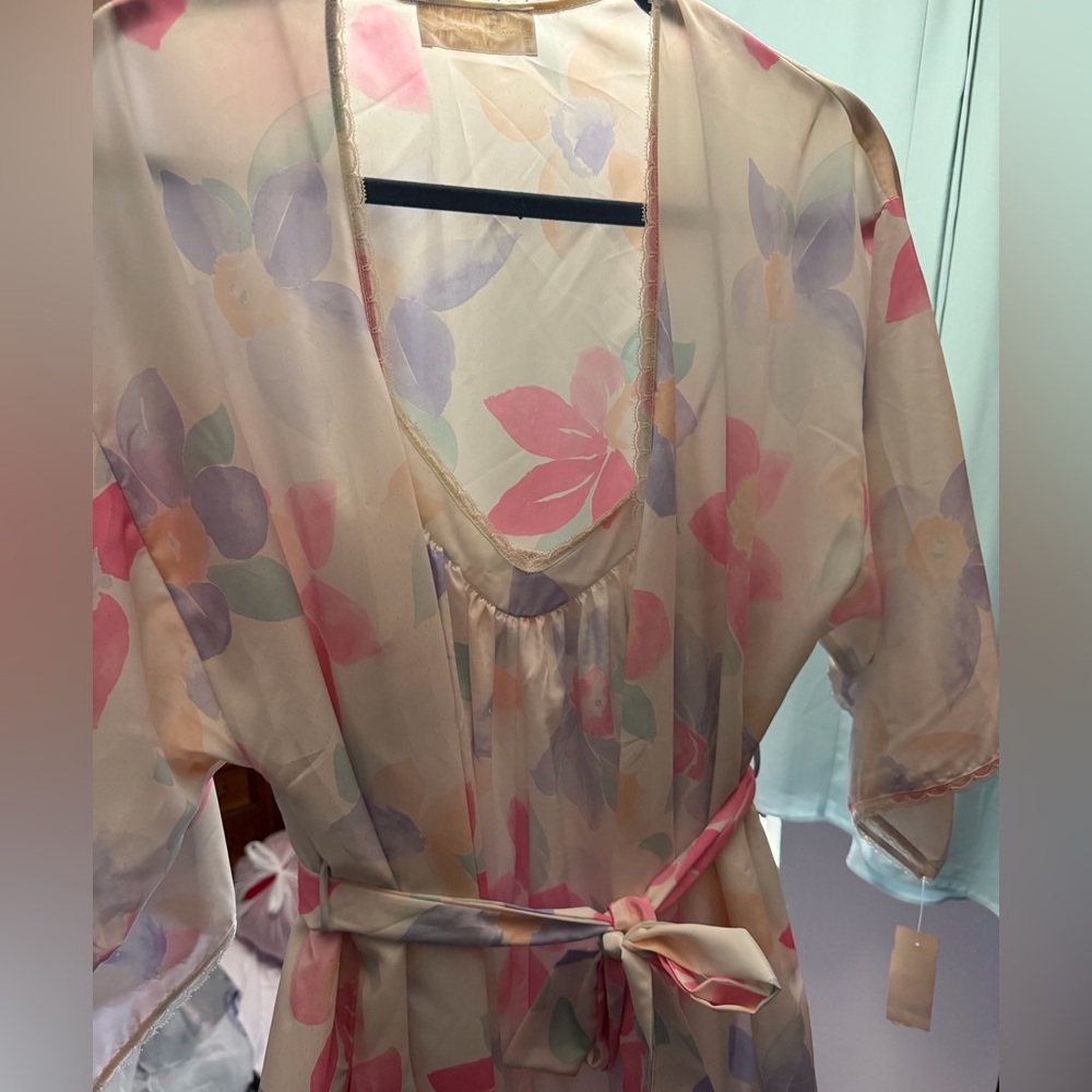 VINTAGE Givenchy RARE BNWT Pastel Floral Robe & Nightgown set (Poinoire set)